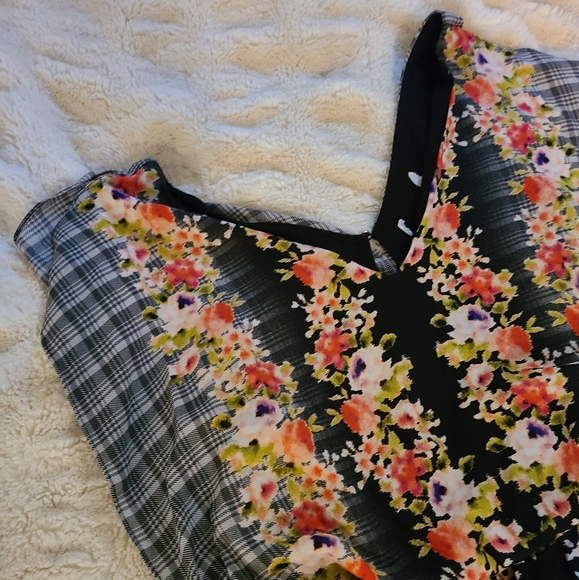 SOLD. Plaid and Floral Dress Candies - Picture 8 of 9